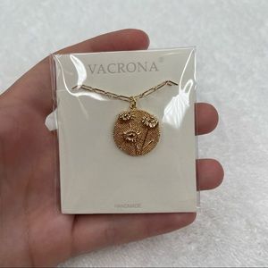 Daisy Pendant Necklace